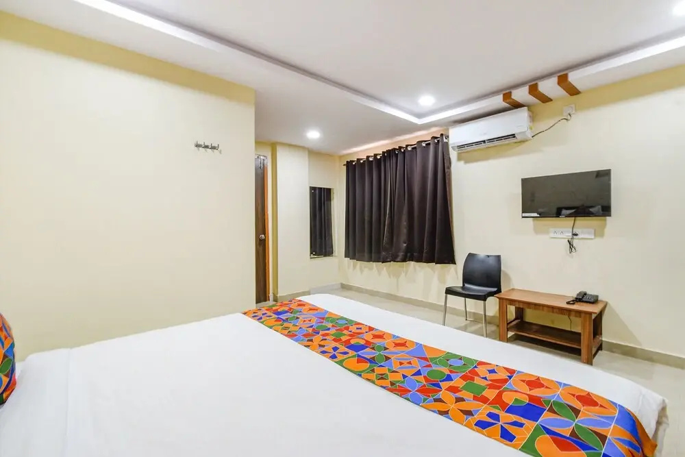 FabHotel Hitek N