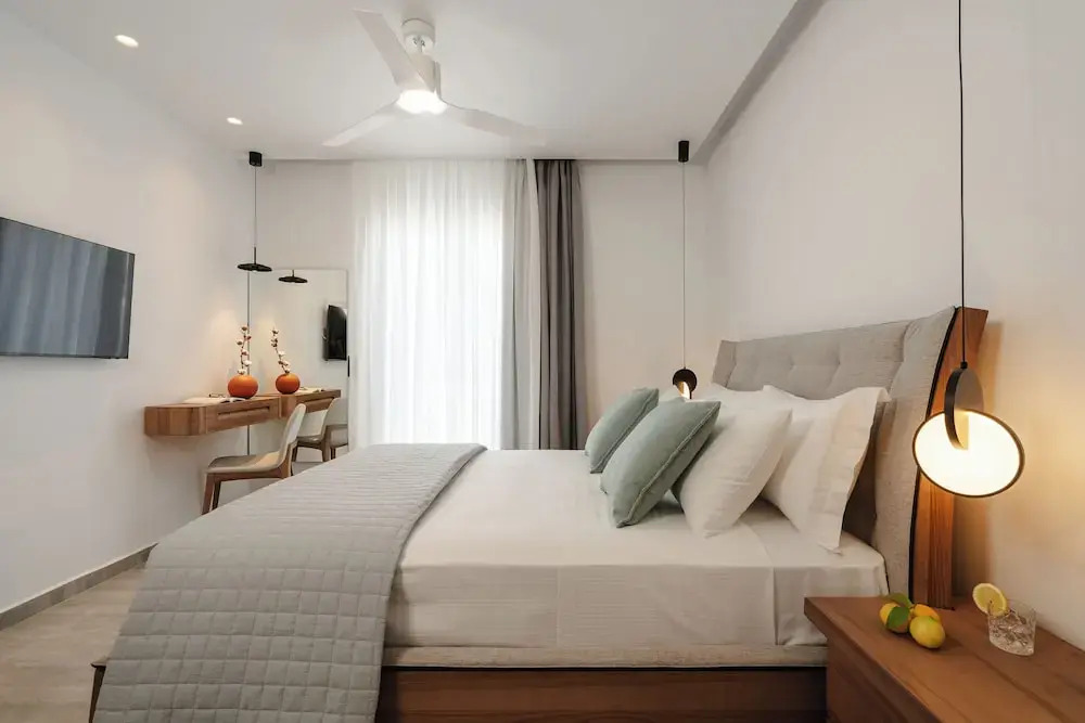 Phaistos Suites