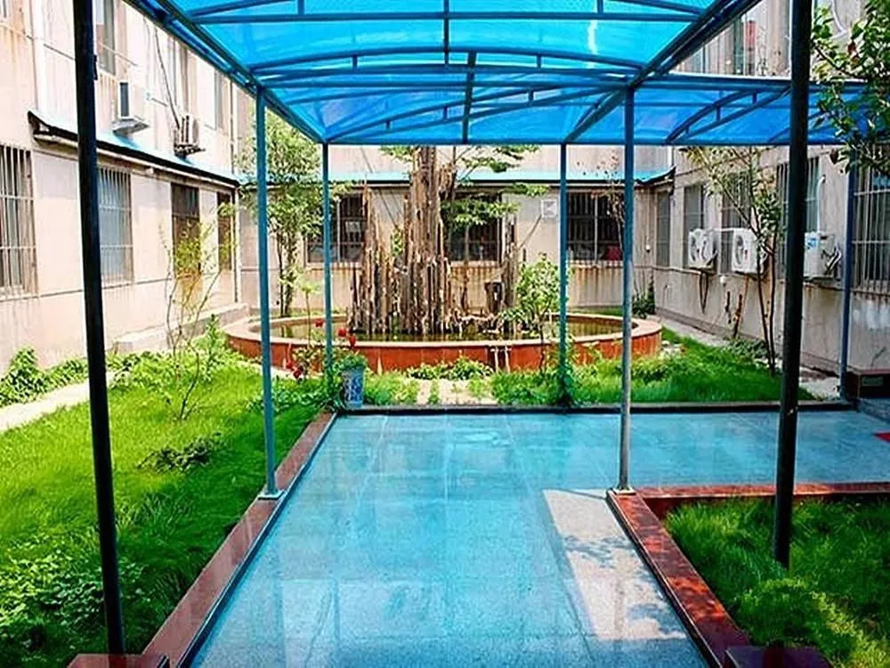 Saifel Business Hotel (Jinan Qilu Hospital Baotu Spring Store)(赛菲尔商务宾馆(济南齐鲁医院趵突泉店))
