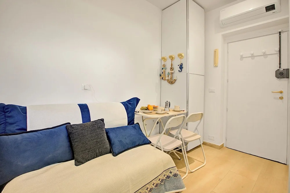 Jolie Sur La Mer - Petit Studio