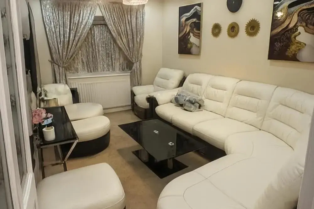 House-sleeps 5 Person -etihad Stadium 15 min Drive