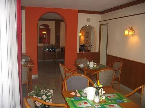 Isaak Miles Hotel
