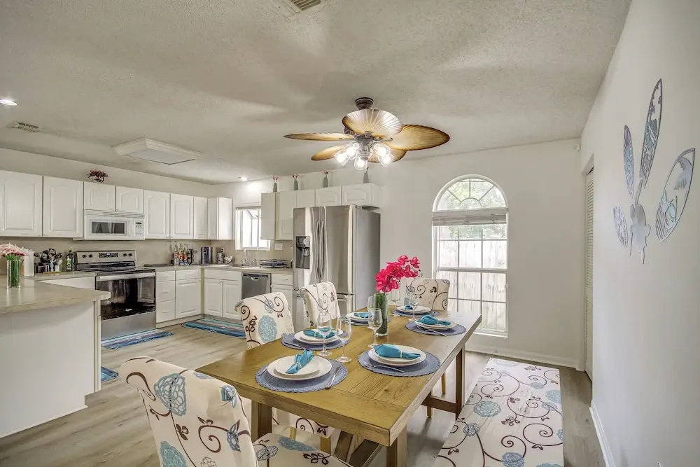 Walk to Gulfport Beach 1 Mi to Marina: Lovely Home