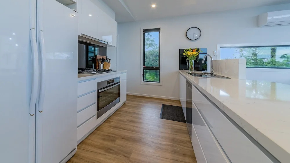Sweeping Views - Free Wifi & Netflix - PET Friendly