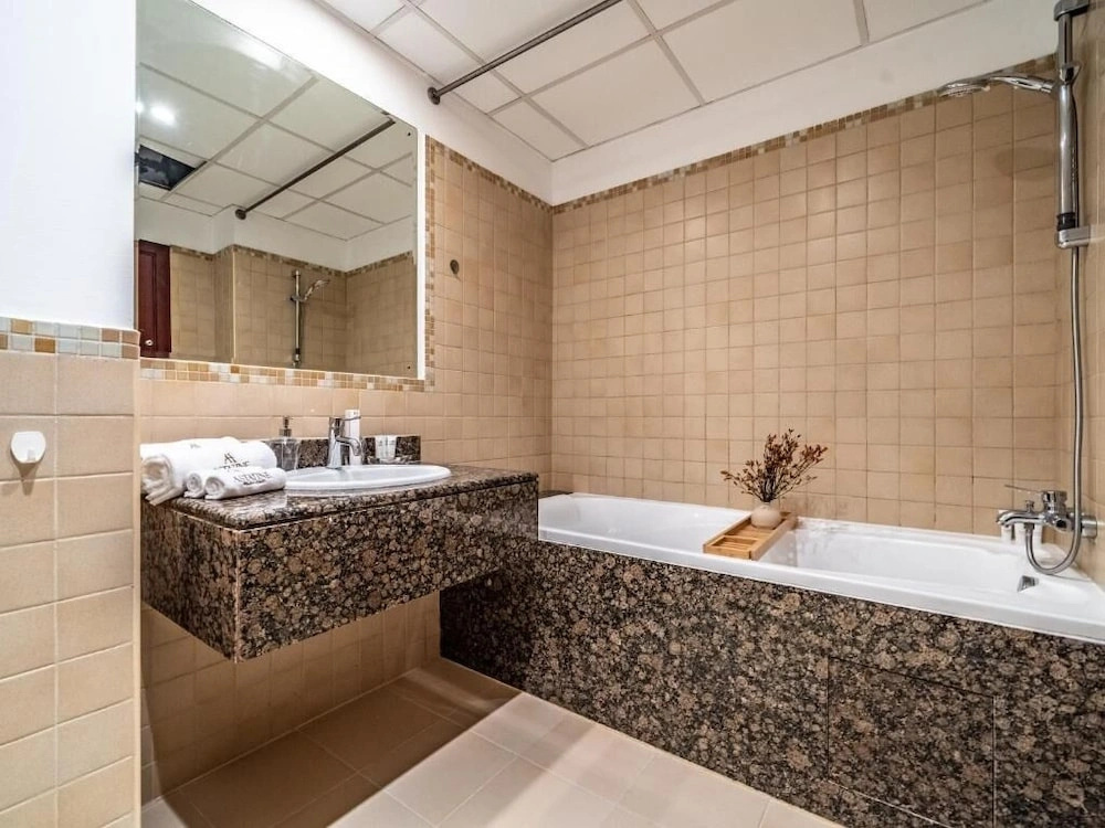Spacious 2BR-Dubai Eye & Sea View -JBR