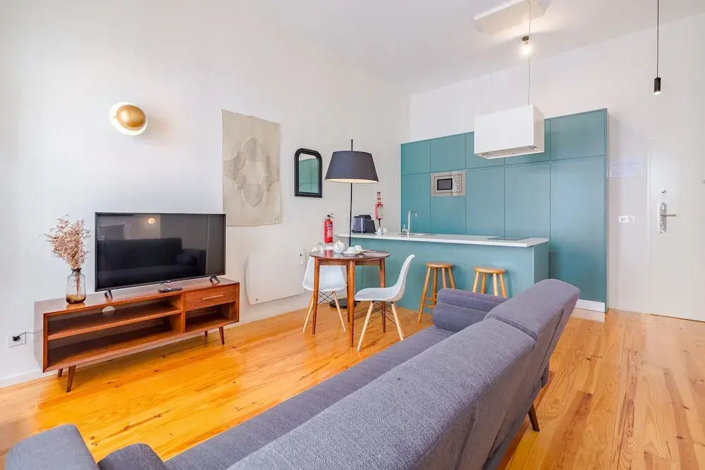 Stylish Porto studio with city views