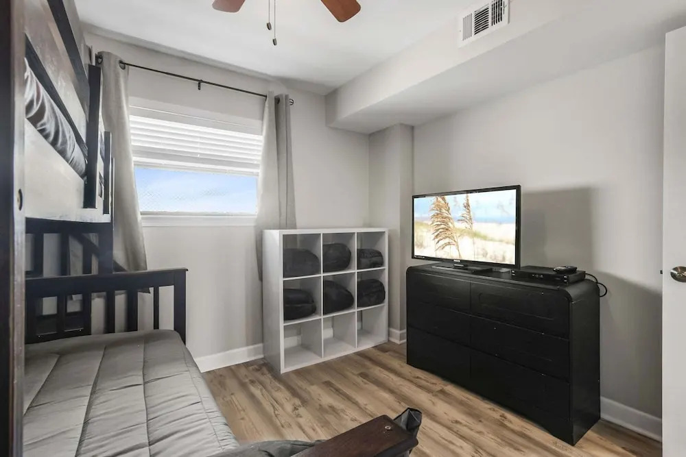 Seaside Beach 3902- 2 BR Direct Beachfront Condo With Pool Sauna Amazing Ocean View Balcony