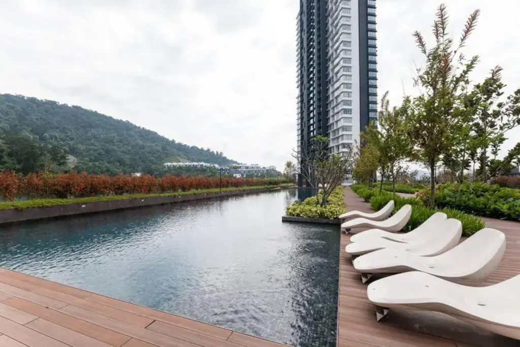 Mountain View 2 room KL East Mall 4pax NEW