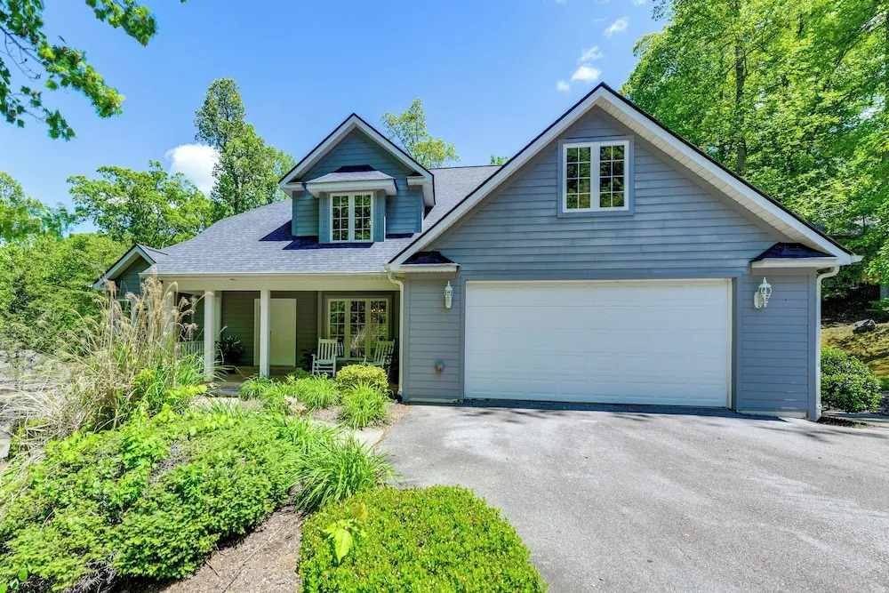 Group-friendly Mtn Estate 2 Mi to Dtwn Waynesville
