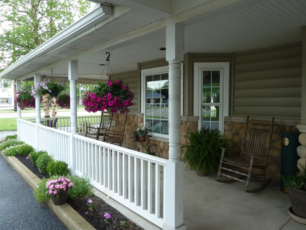 Hearthstone Inn & Suites