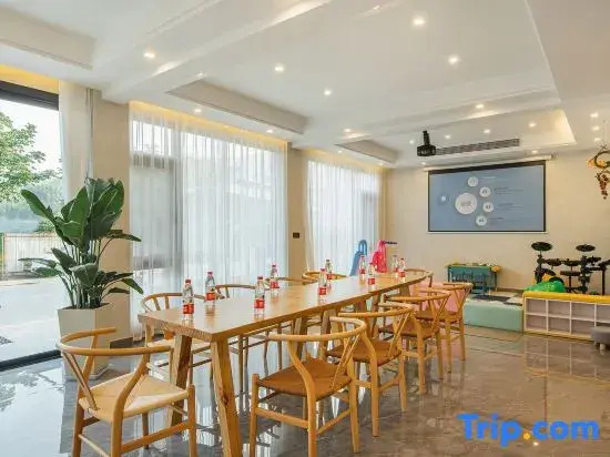 Anji Yunle Family Vacation Homestay (Yunshang Grassland Alpine Tourism Resort)