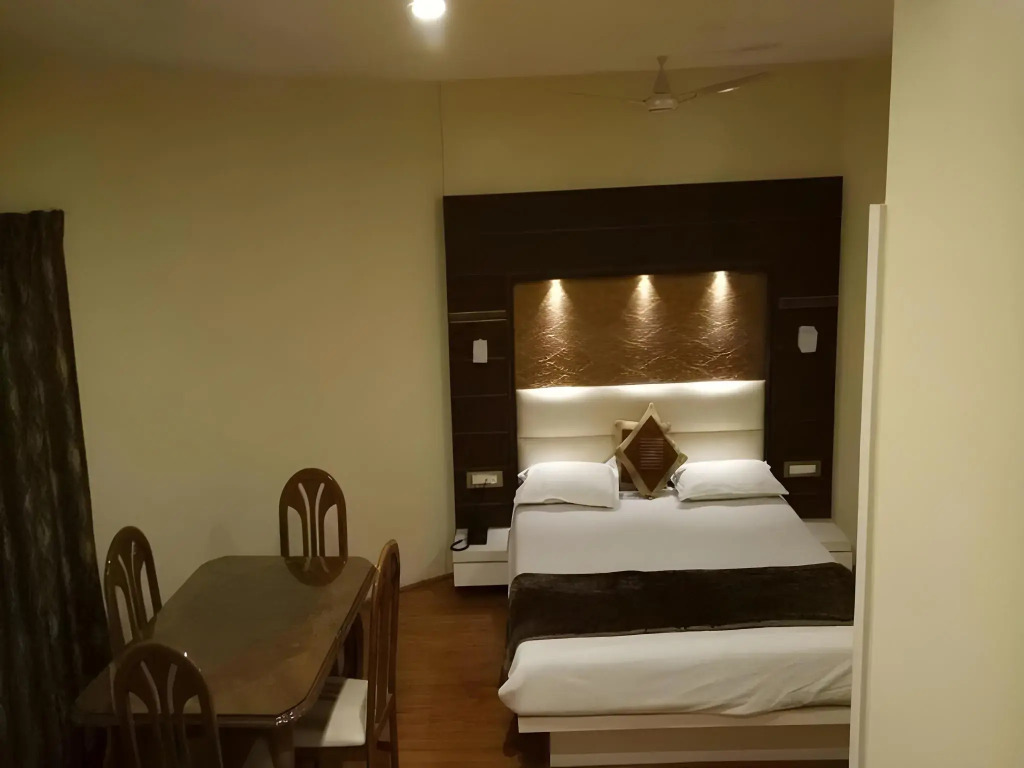 Hotel Tapovan