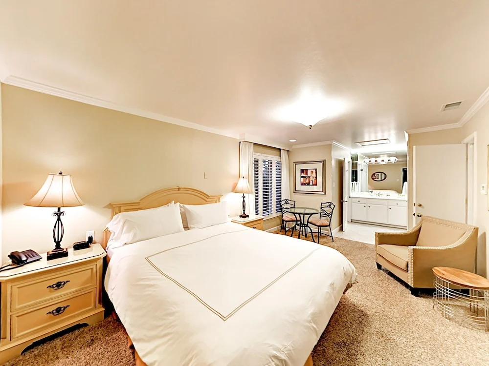 Studio Condo Near Trails #SILV267C