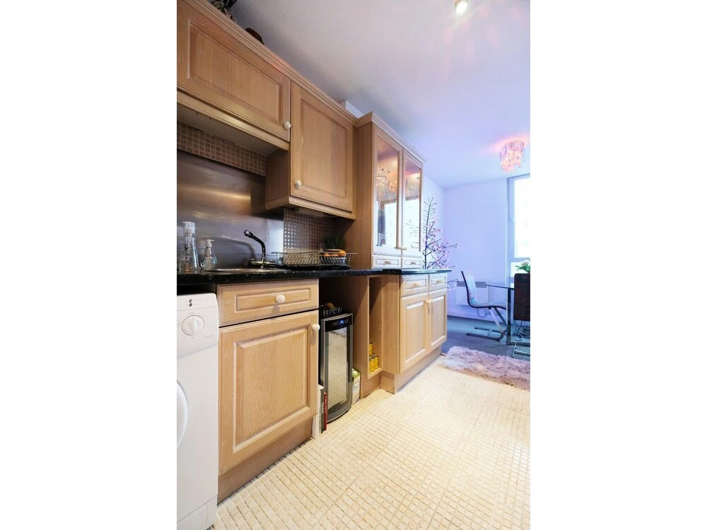 2-br Flat For 4 in Gated Complex With Pool