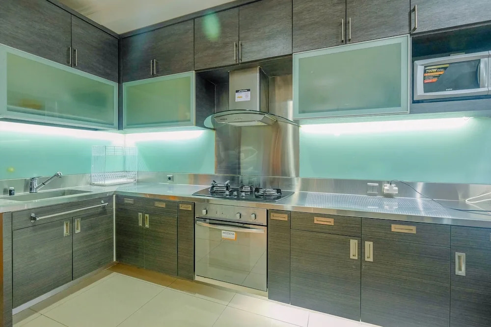 Premium 3BR Hampton's Park Apartment By Travelio