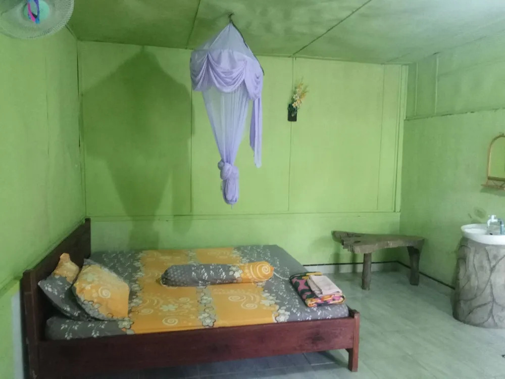 Tangkahan Inn