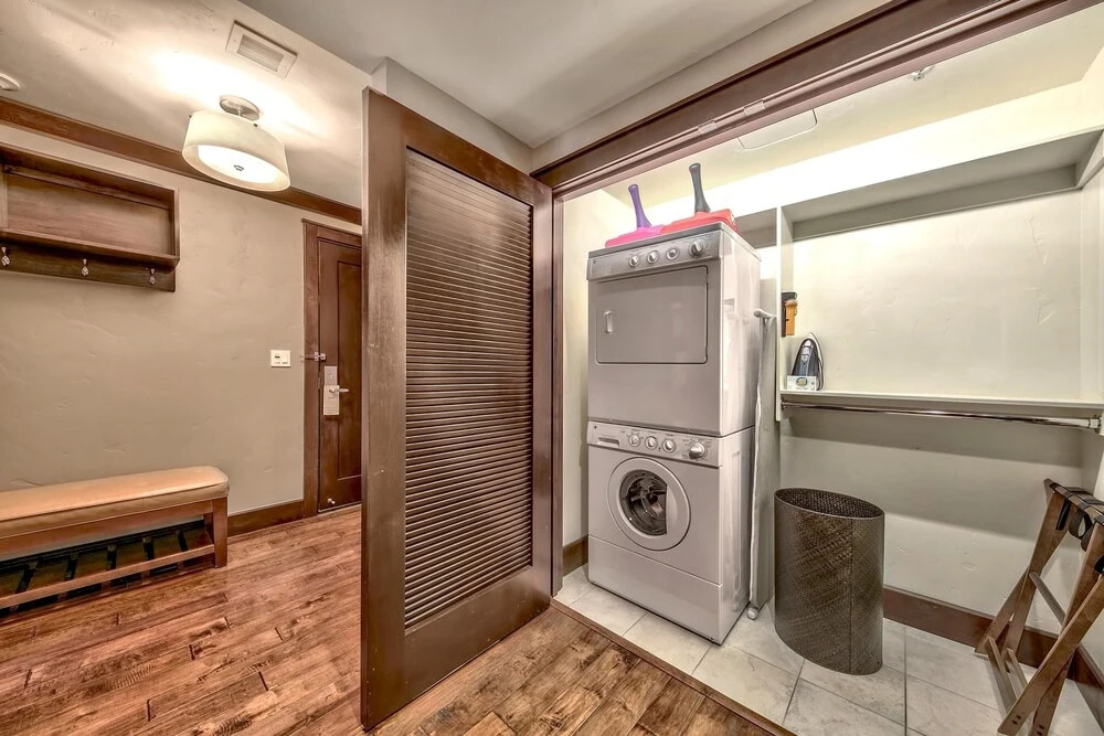 3 Bedroom Private -Tons Of Amenities Condo by RedAwning