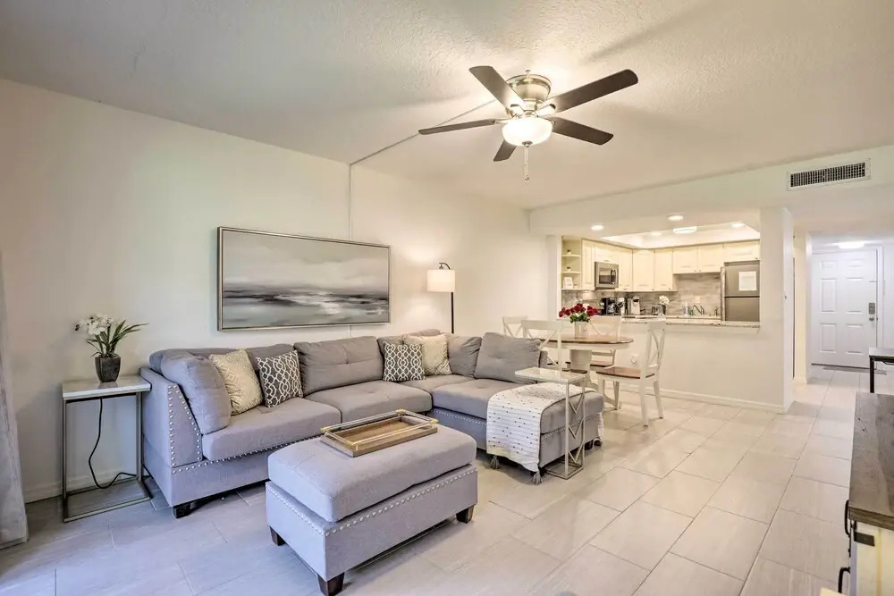 Walk to Crescent Beach: Condo w/ Pool Access