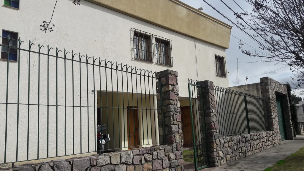 Hualfin Hostal y Empresa de Viajes y Turismo