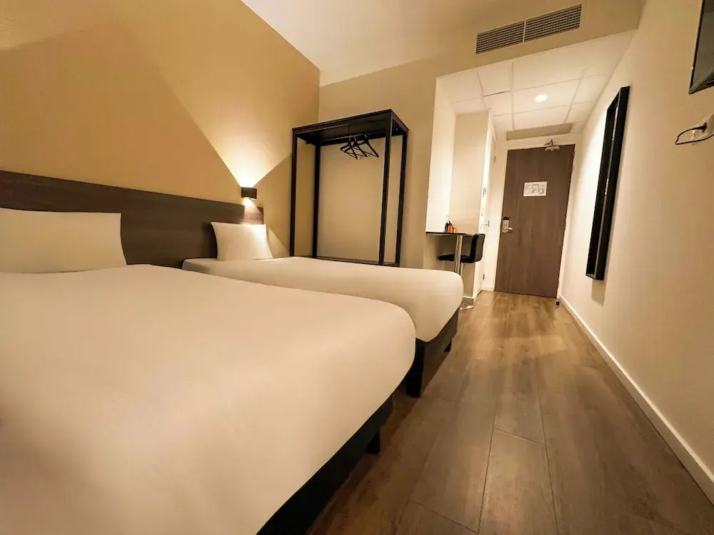 HOTELUX Amsterdam Airport Hotel