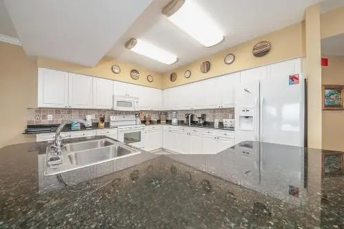 Admirals Quarters 802