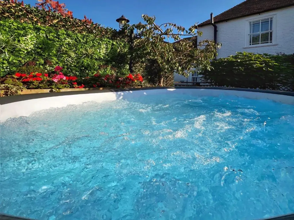 Hambrook House Canterbury - NEW luxury guest house with ESPA Spa complex