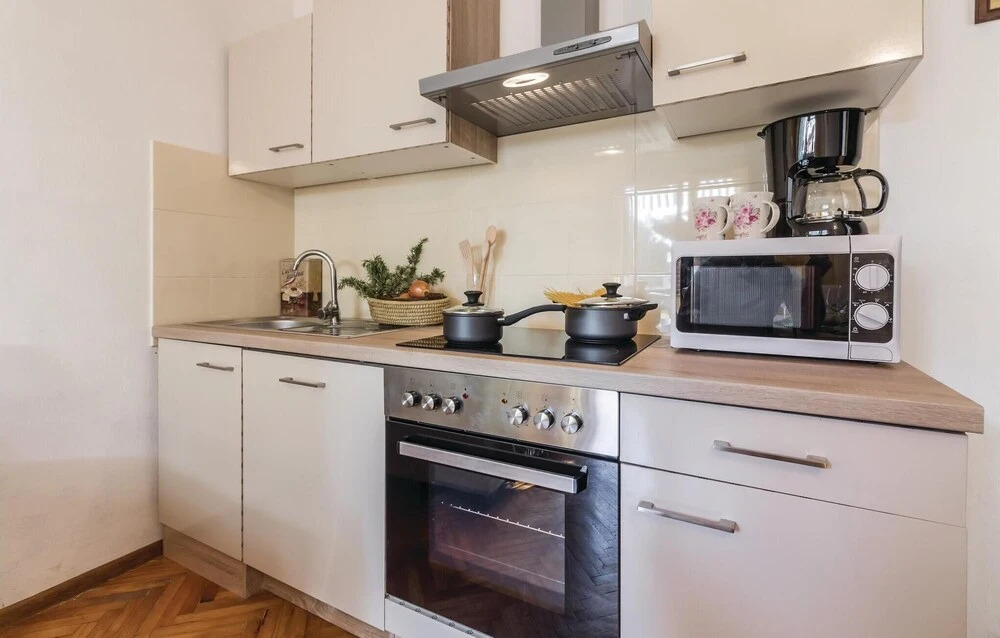 Beautiful Home in Pula With Wifi and 2 Bedrooms