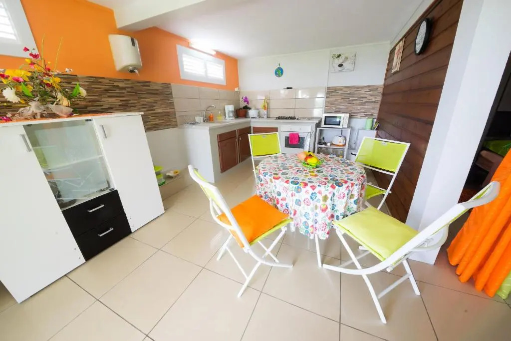 Appartement charmant à Rivière-Salée, 45 m² avec terrasse privée