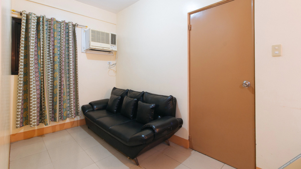 RedDoorz @ Golden Park Inn La Union