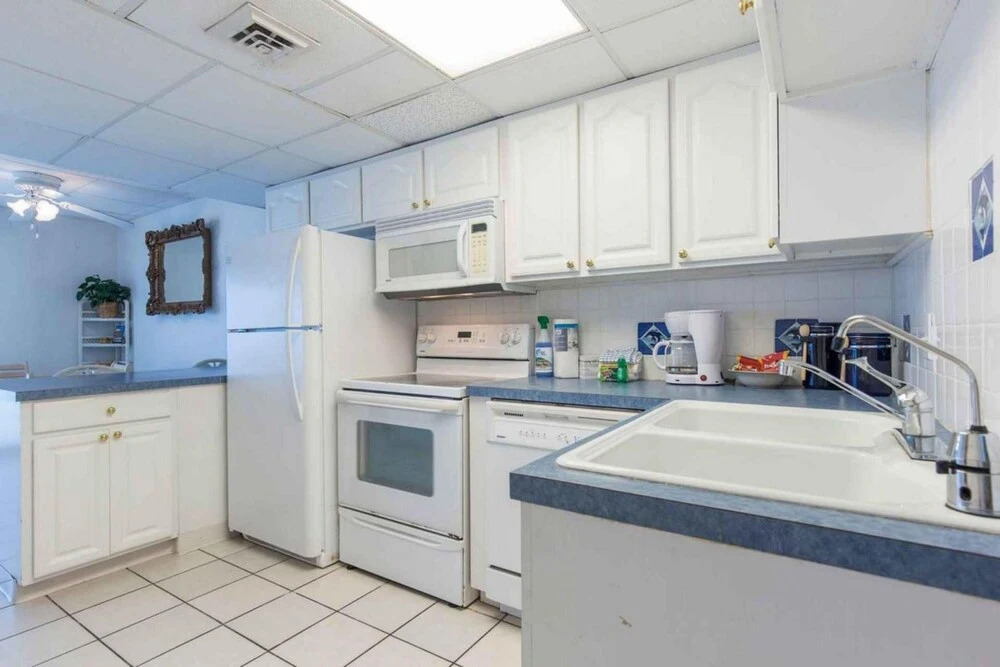Aquarius Condominium 602