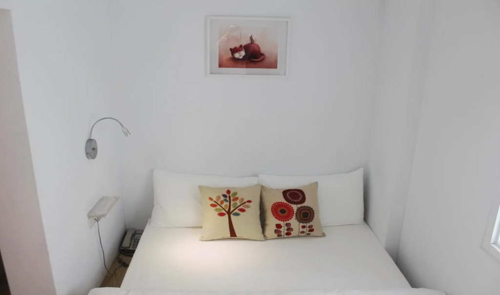 4Plus Hostel
