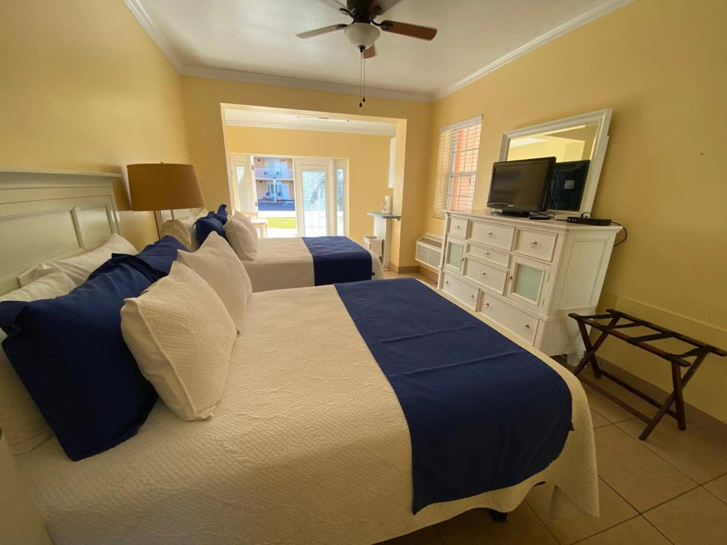 Coral Sands Inn