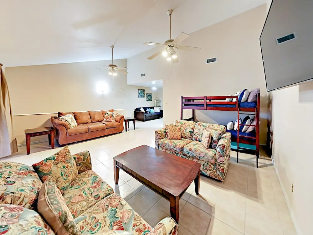 121 E Lantana Street Townhouse Unit B 3 Bedrooms 3 Bathrooms Townhouse