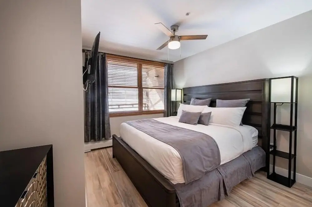 Premium Unit 1307 - 1 Bedroom - Zephyr Mountain 1 Condo