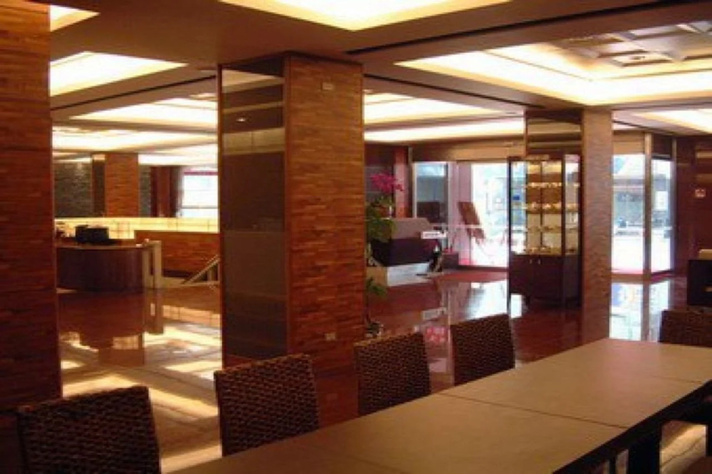 Premier Hotel