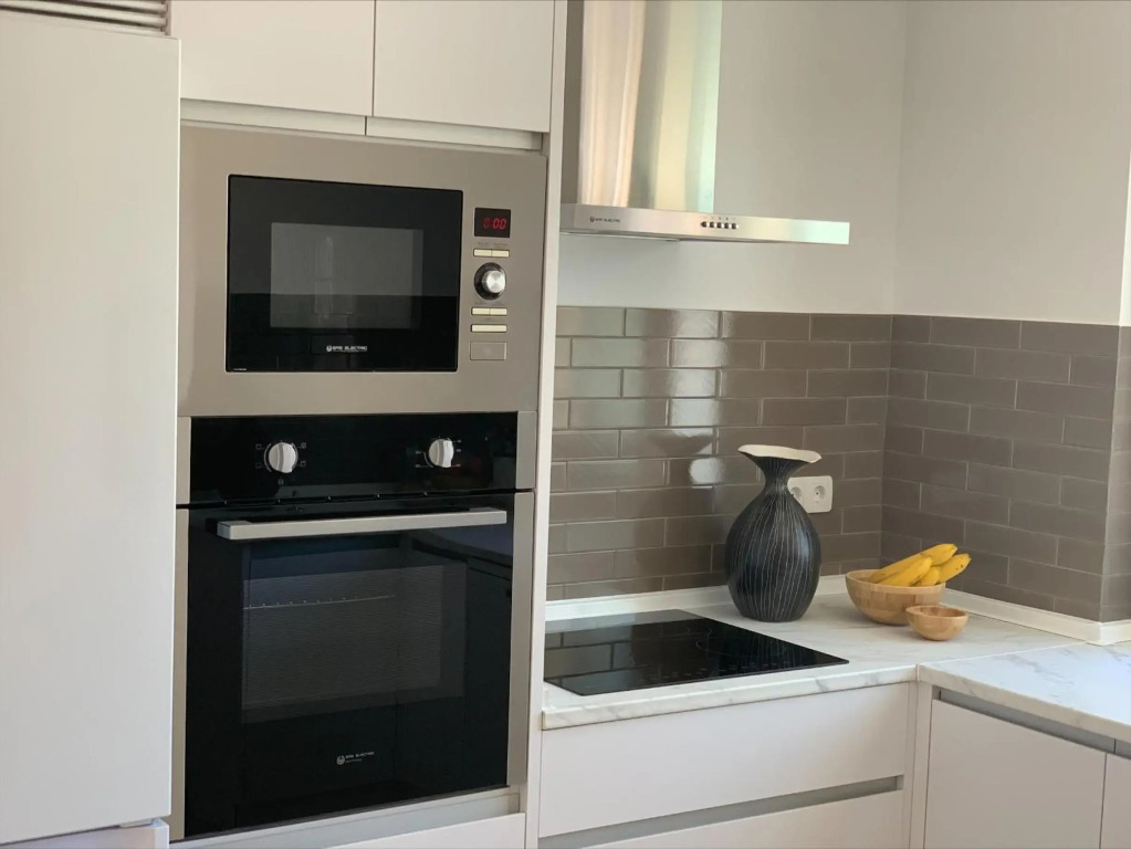 New 2BR Apartement with sea views in very center of Marbella.