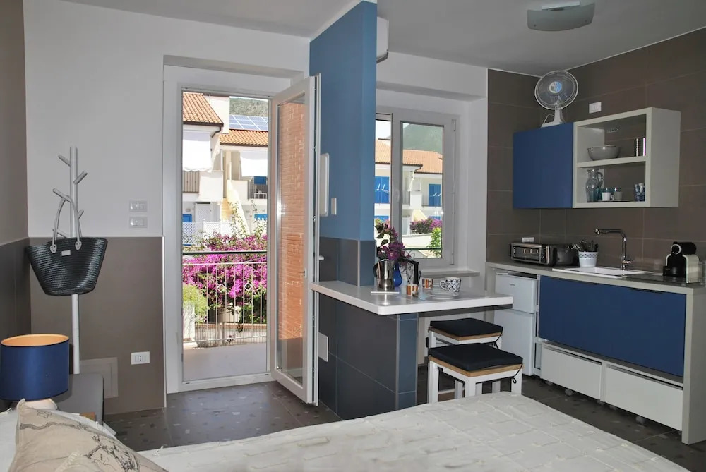 La Bouganville Studio 200 m From the sea