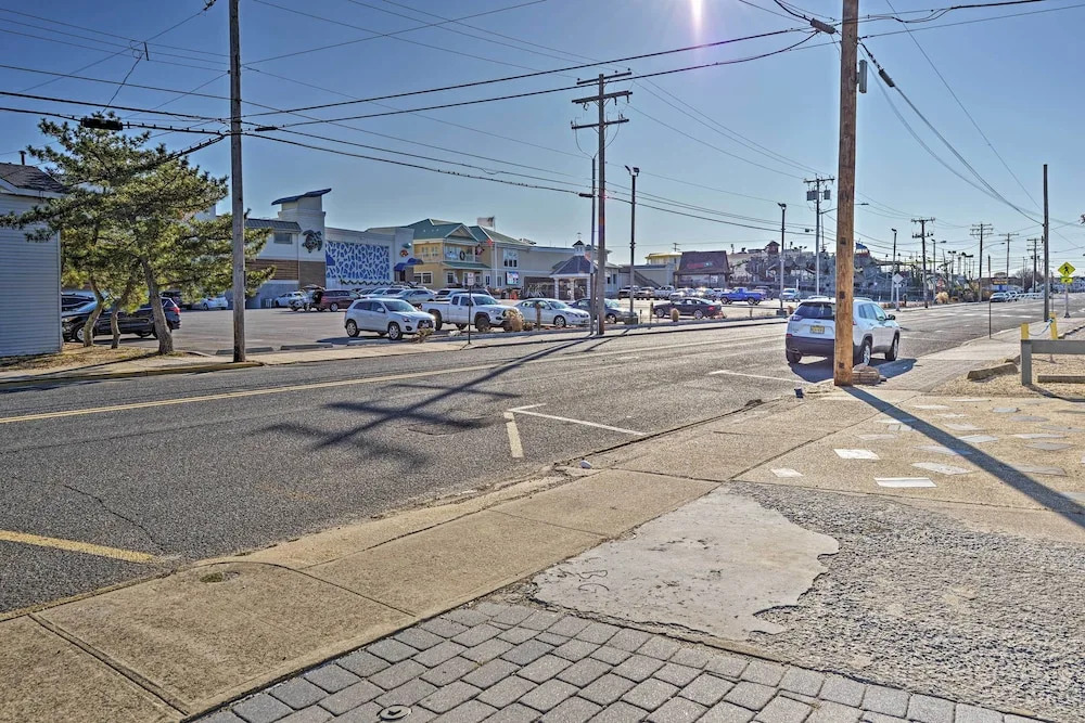 Charming Cottage - Steps to Point Pleasant Beach!