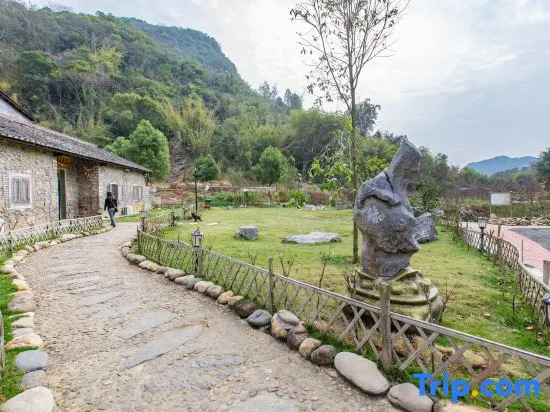 Yingde 25℃ Shizhu Homestay (Yingxi Fenglin Corridor Branch)