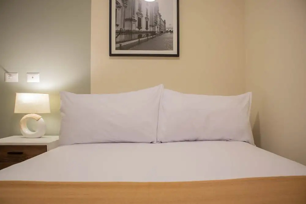 w Modern 2BR w Scenic Balcony Close to Kennedy Park