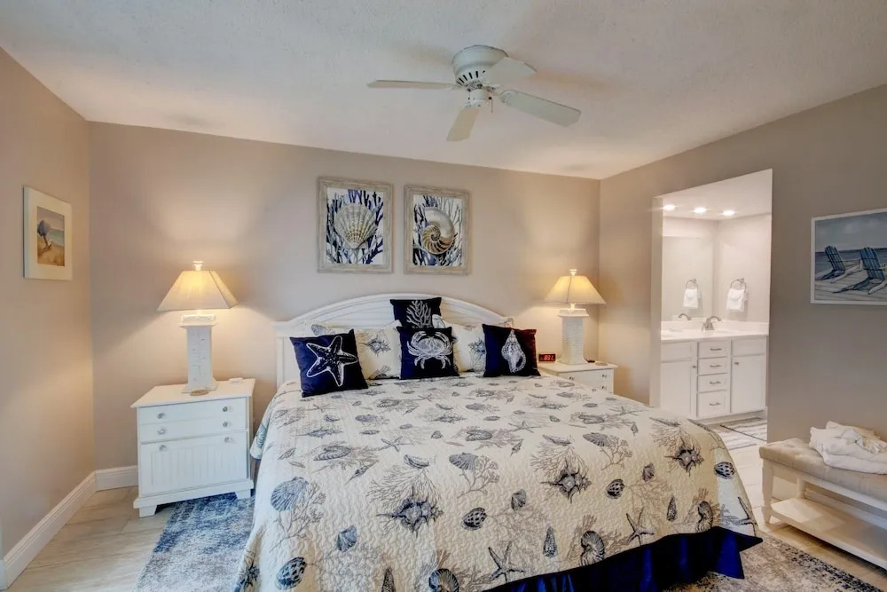 326 El Matador 2 Bedroom Condo by RedAwning