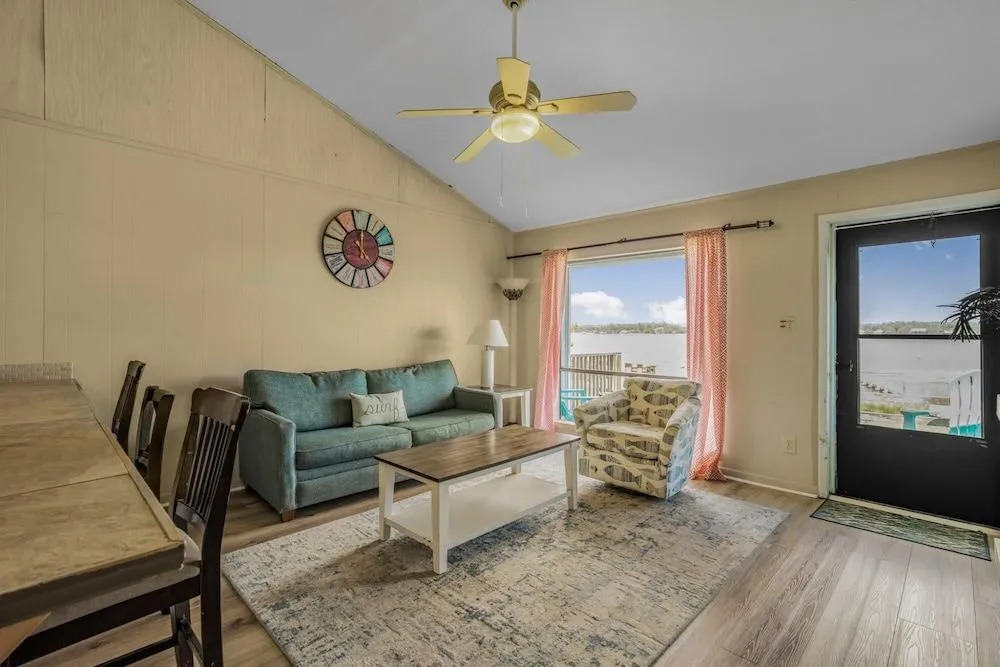 Sailhouse-east Pet Friendly Duplex in Gulf Shores