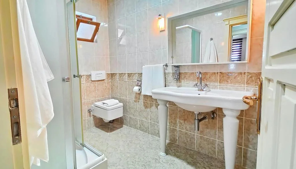 Arya Suites