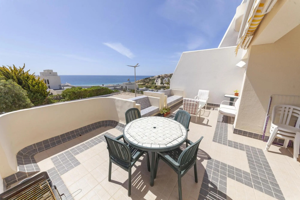 A08 - Magnolia Sea View Apartment