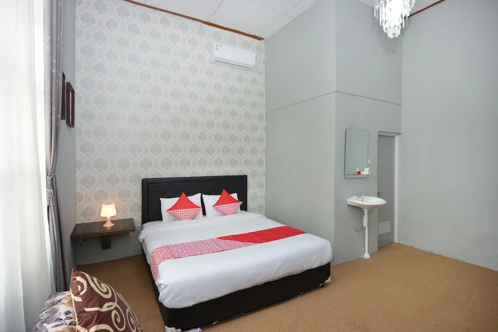 Golden Inn 2 by OYO Rooms
