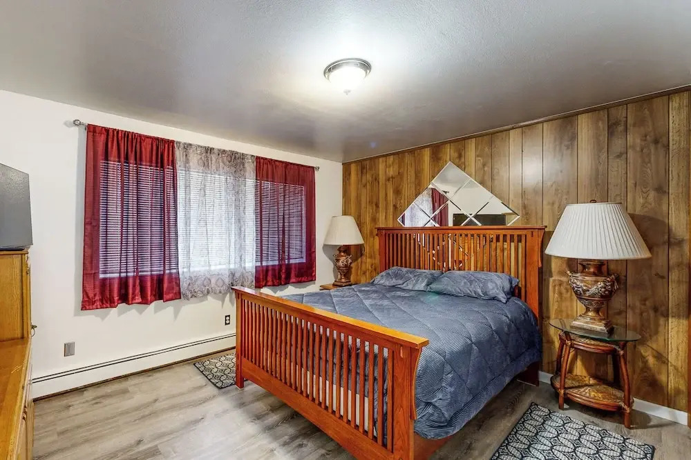 4BR Dog-friendly Home & Close to Mountains