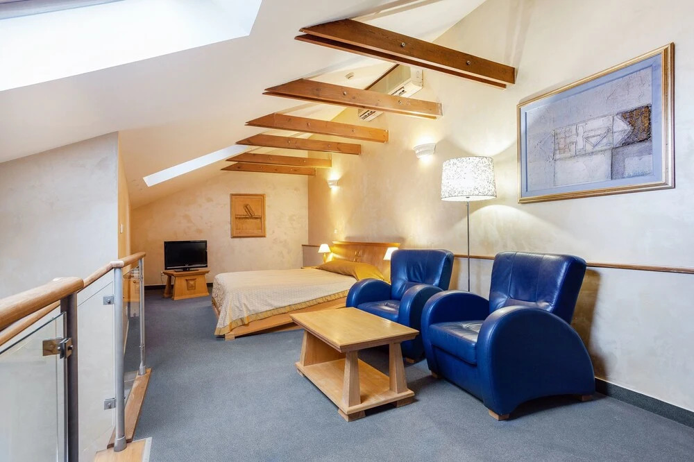 Atrium Hotel