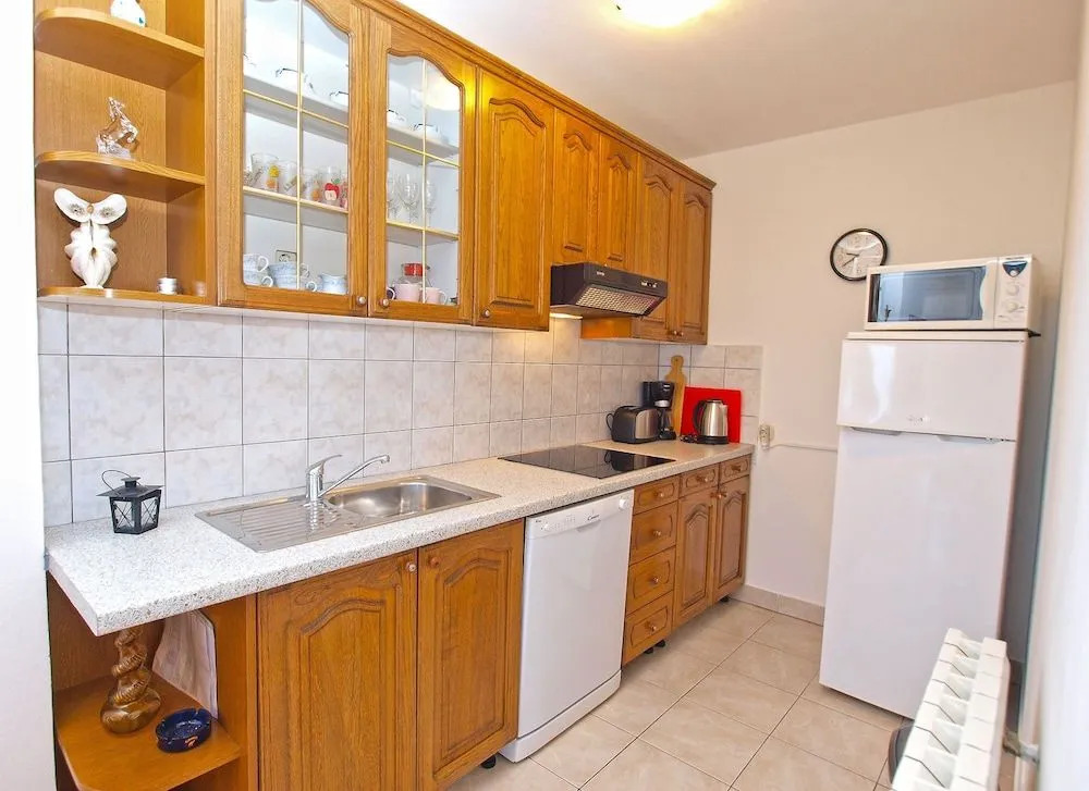 Apartment 589