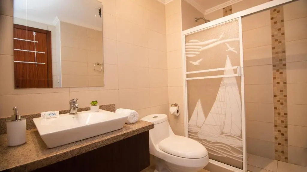 Riverfront I, piso 6, suite vista al rio, Puerto Santa Ana, Guayaquil