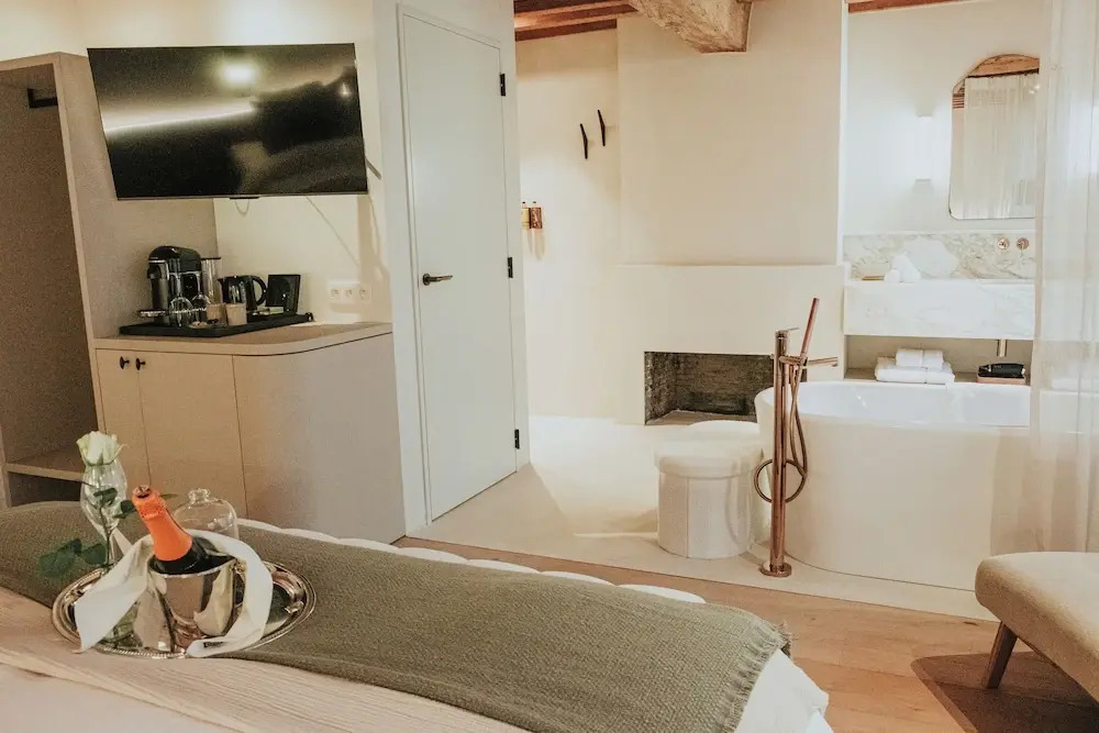 The Burgundy - Boutique B&B